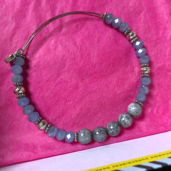 Handmade Blue Stone Bead Expandable Bracelet - Picture 2 of 6